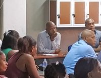El Secretario de Educación sirvió de intermediario en problemática de la IE Juan José Rondón