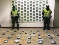 Incautan marihuana en encomienda con la que pretendían evadir los controles policiales en Mediacanoa