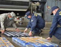 1.2 toneladas de clorhidrato de cocaína, fueron incautadas por la Armada de Colombia en una bocana del río Naya