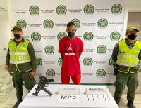 Persona capturada con un subfusil MP5 y municiones fue enviado a la cárcel
