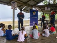 La Dimar socializa conceptos básicos de tsunami con niños del Chocó