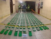 Fue asegurado un hombre que, presuntamente, transportaba 235 kilos de cocaína en un tractocamión
