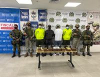 Fue judicializada una persona que habría arrojado 37 paquetes de cocaína a techos de viviendas vecinas