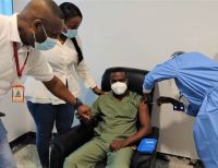 Las primeras 78 vacunas contra la COVID-19 fueron aplicadas a igual números de personal de salud de primera línea de atención en Buenaventura