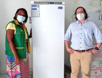 Cuatro congeladores ayudarán a fortalecer la capacidad de almacenamiento de las vacunas contra la COVID-19 en Buenaventura