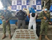 Medida de aseguramiento para dos hombres que al parecer transportaban municiones en una lancha en Buenaventura