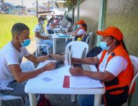 Con apoyo de la Alcaldía Distrital de Buenaventura, venezolanos buscan legalizar su estadía en el país