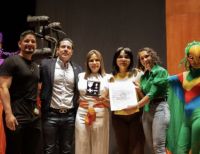 La Asamblea otorgó la Orden Independencia en grado ‘Cruz de Caballero’ al Festival de Títeres ‘Ruquita Velasco’