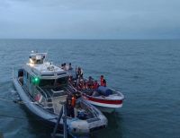 Después de 8 horas a la deriva fueron rescatadas 34 personas en el pacífico colombiano