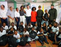 La alcaldesa distrital de Buenaventura, Ligia del Carmen Córdoba recibió con beneplácito aporte social que hizo la empresa Cenit a la IE La Anunciación