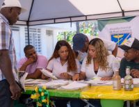 Hay 100 familias más son felices con la entrega de títulos de propiedad de sus predios en Buenaventura