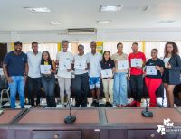 Diez jóvenes de Buenaventura reciben becas de Platzi
