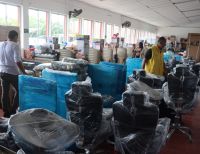La Alcaldía de Buenaventura apoya el emprendimiento de familias desplazadas con kits para su desarrollo económico