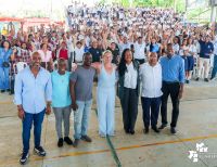 Con el conversatorio “Travesía de inspiración desde el mar hasta el corazón de Buenaventura”, Eva Buzo terminó su estadía en el distrito