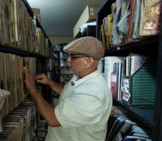 El guardián de la memoria y del archivo que se niega a desaparecer en Chocó