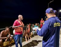 La Armada de Colombia rescató náufragos cerca del río Naya