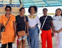 La Alcaldía Distrital impulsa el emprendimiento femenino con la entrega de unidades productivas en Buenaventura