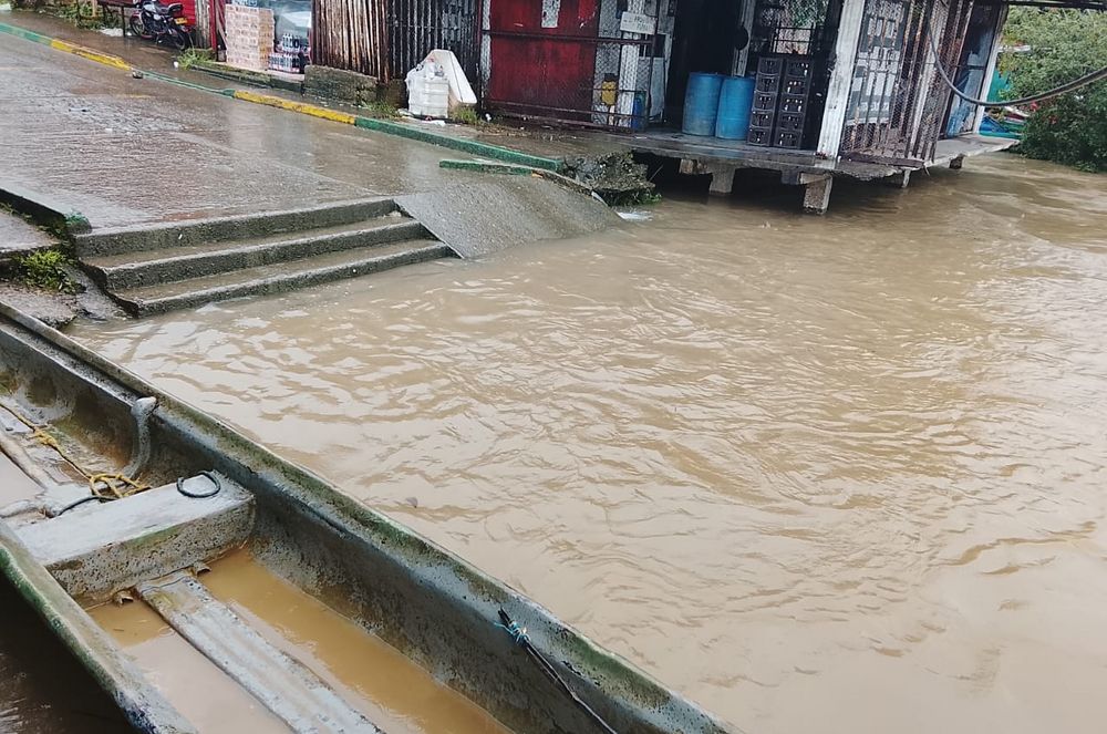La Alcaldía Distrital de Buenaventura realiza censo de familias afectadas por la ola invernal en el Bajo Calima
