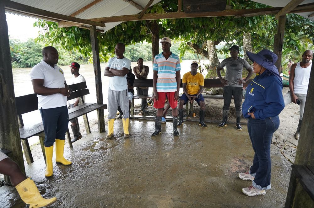 La Alcald&iacute;a Distrital de Buenaventura atiende emergencia en el r&iacute;o Cajambre