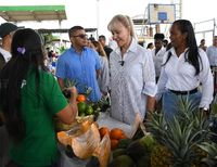 La Gobernaci&oacute;n del Valle del Cauca entrega equipos y maquinaria a 1.134 productores campesinos en la quinta fase de Valle Agro