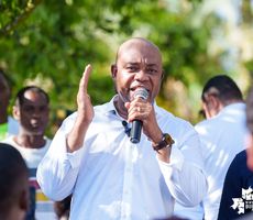 Luis Gilberto Murillo Urrutia lleva campa&ntilde;a presidencial a Buenaventura con promesas para el Pac&iacute;fico