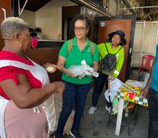 Jornada de reciclaje en el Malec&oacute;n de Buenaventura vincula comerciantes y gestores ambientales