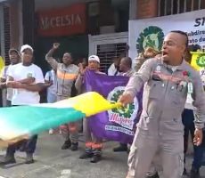 Trabajadores de Celsia en Buenaventura protestan por precariedad laboral y contratos de corta duraci&oacute;n