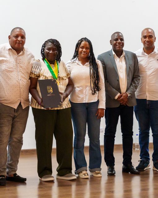 Buenaventura exalta el legado de Mary Grueso Romero con la Medalla al M&eacute;rito Roberto Lozano Batalla