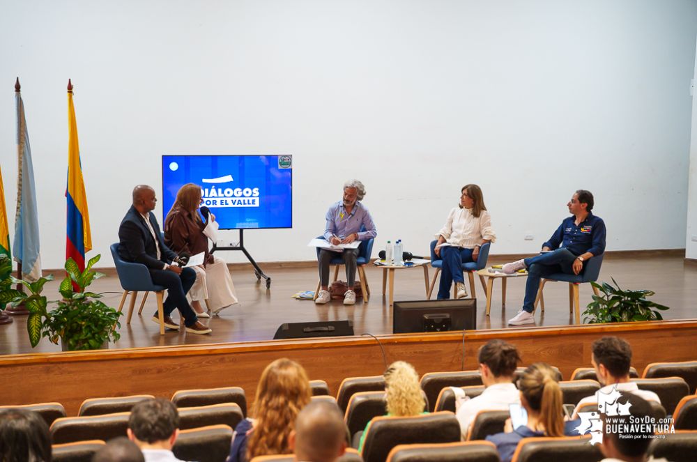Candidatos vicepresidenciales exponen sus rutas para Buenaventura