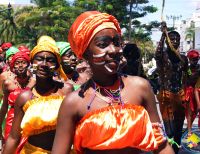 Buenaventura se llena de color con el desfile de comparsas