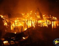 Incendio en zona de bajamar del barrio Los Pinos deja 7 viviendas incineradas