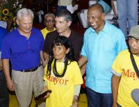 El Ministro de Trabajo y el Alcalde de Buenaventura realizaron reconocimiento a la población adulta mayor de 100 años