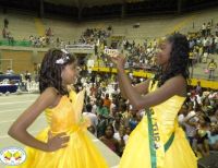 La candidata de la Comuna 4 fue coronada como Niña Buenaventura en el Festivalito 2009