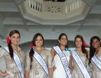 La Srta. Colombia, Catalina Robayo estuvo en la ciudad realizando desfile a beneficio del barrio Rotario de las Reinas