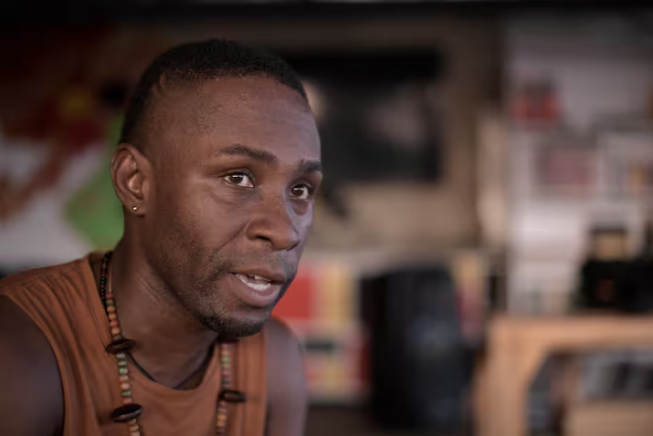 Así llegó el activista Leonard Rentería a liderar la emisora de paz de Buenaventura