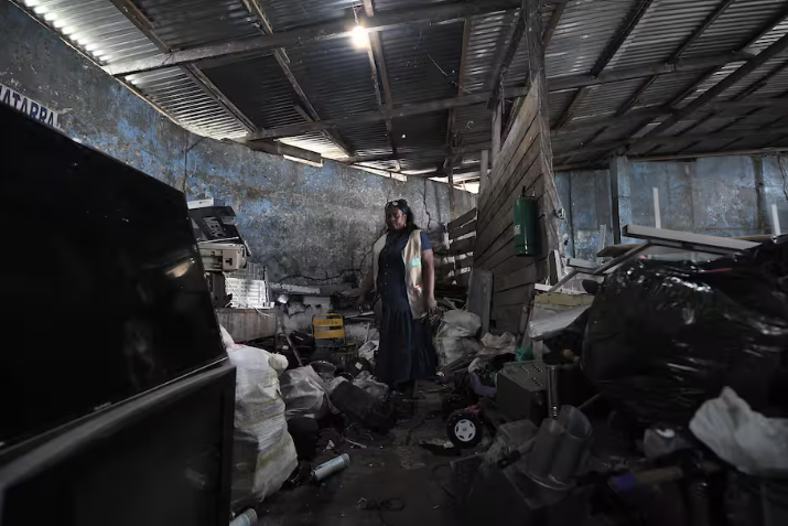 Recicladores de Quibdó recibieron materiales para fortalecer su trabajo, la economía y la paz