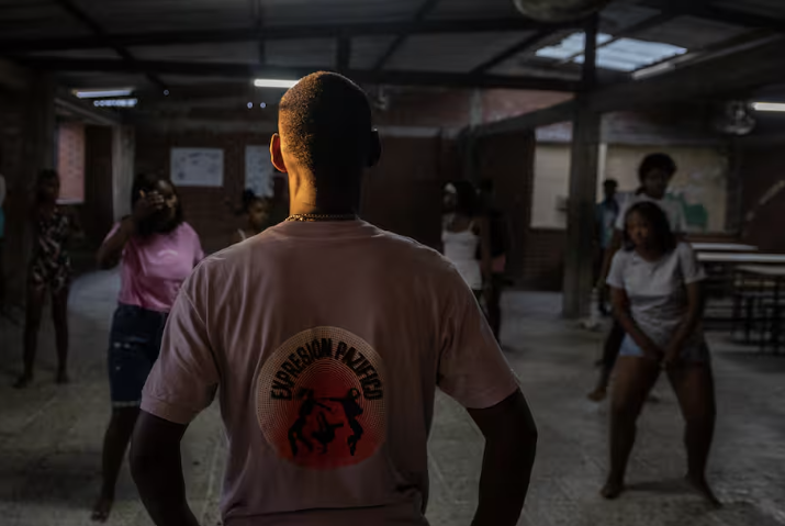 Buenaventura: así es como los jóvenes resisten a la guerra a través del baile