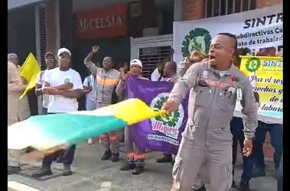 Trabajadores de Celsia en Buenaventura protestan por precariedad laboral y contratos de corta duraci&oacute;n