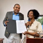 La alcaldesa Ligia del Carmen Córdoba Martínez posesiona a la nueva junta directiva de Asocomunal para el periodo 2026-2030 en Buenaventura