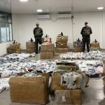 La Policía aprehendió más de 226 toneladas de acero y 760 pares de calzado de contrabando en Buenaventura