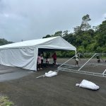 El Grupo Decorcerámica entregó dos aulas móviles al plantel Francisco Javier Cisneros, en zona rural de Buenaventura