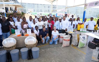 90 familias agrícolas de Buenaventura reciben insumos y herramientas para fortalecer la producción rural
