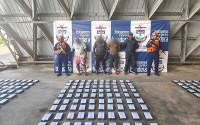 La Armada Nacional incautó 1,2 toneladas de cocaína en el Pacífico colombiano en operación con el Comando Sur de EE. UU.