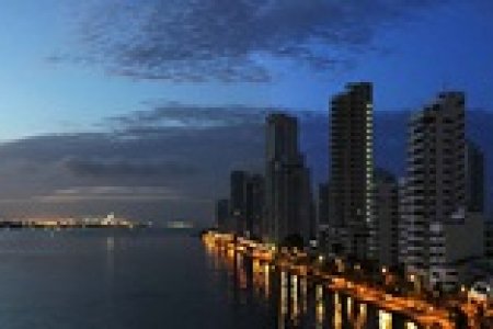 Jorge Idárraga hace entrega de la producción fotográfica Cartagena Couture