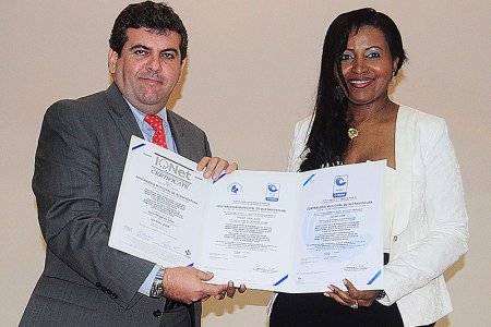 La Contraloría de Buenaventura recibió la acreditación de calidad del ICONTEC