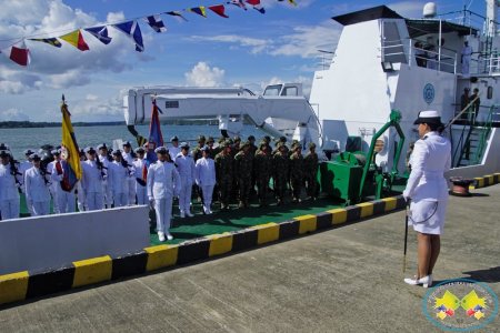 Asumió el mando en Buenaventura la primera mujer comandante de un batallón de la Armada Nacional