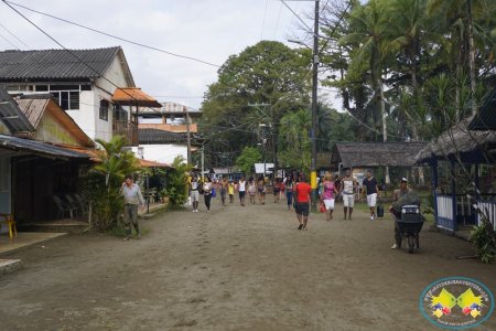 El Alcalde Distrital de Buenaventura visitó y dialogó con la comunidad del corregimiento de Bazán La Bocana