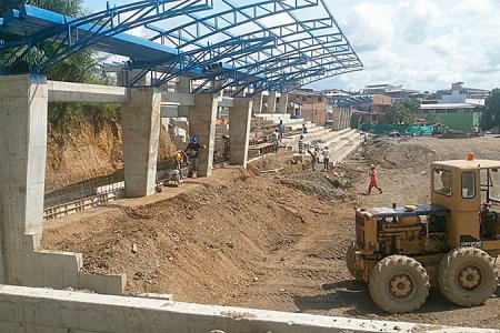 Polideportivo del barrio Independencia presenta un avance del 72 por ciento