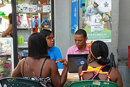 El Centro Náutico Pesquero del SENA en Buenaventura realiza inscripciones en diferentes puntos de la ciudad