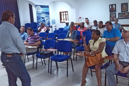 Gobernación del Valle trabajó junto a líderes de Buenaventura en el Plan Regional de Pesca